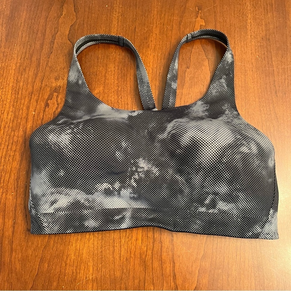 Women’s Athleta black printed racerback advance sports bra size 36D
